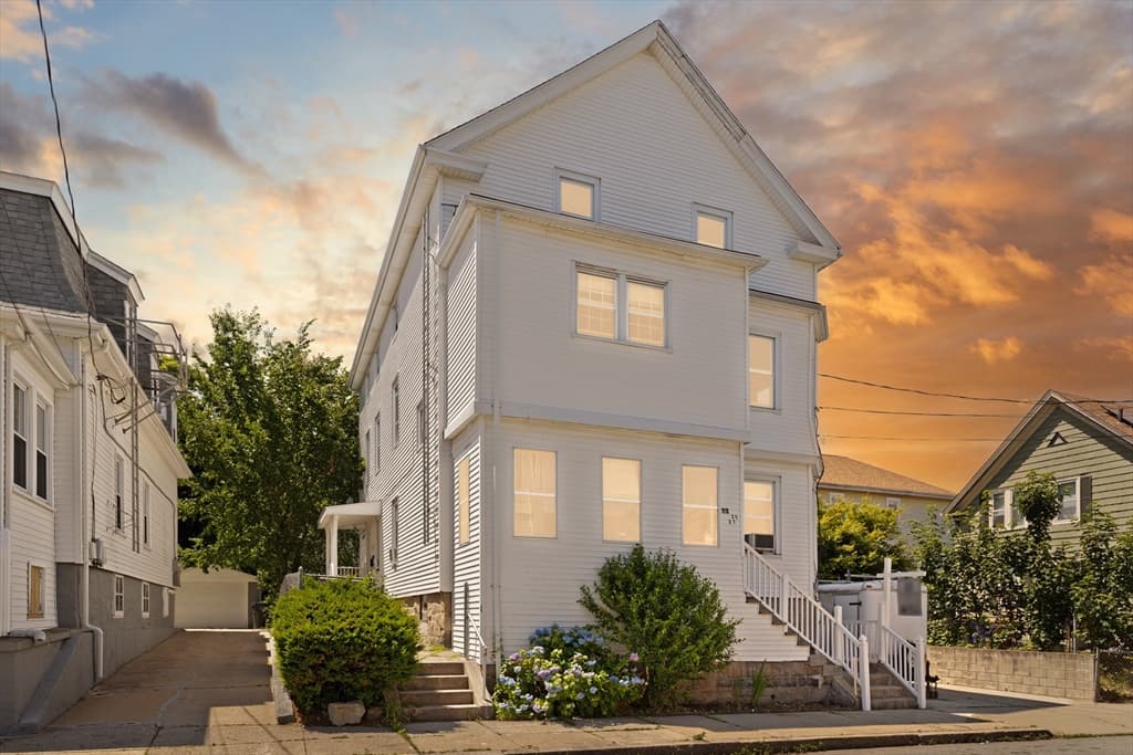 Multi-família em Fall River