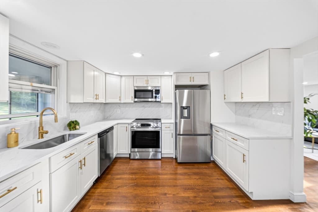 Casa em Woburn — foto 6