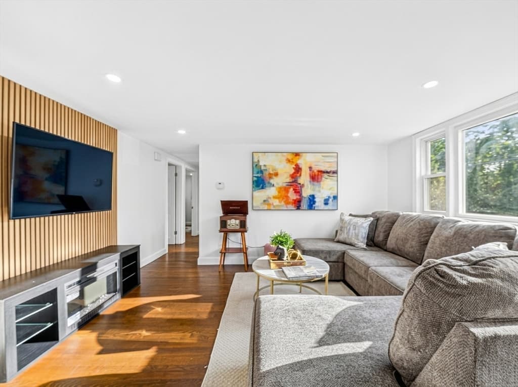 Casa em Woburn — foto 3