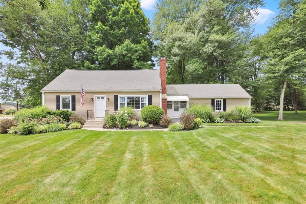 Casa em East Longmeadow