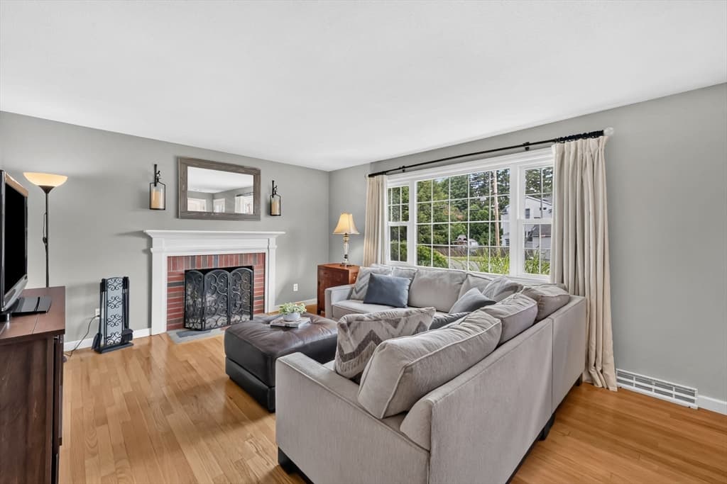 Casa em East Longmeadow — foto 9