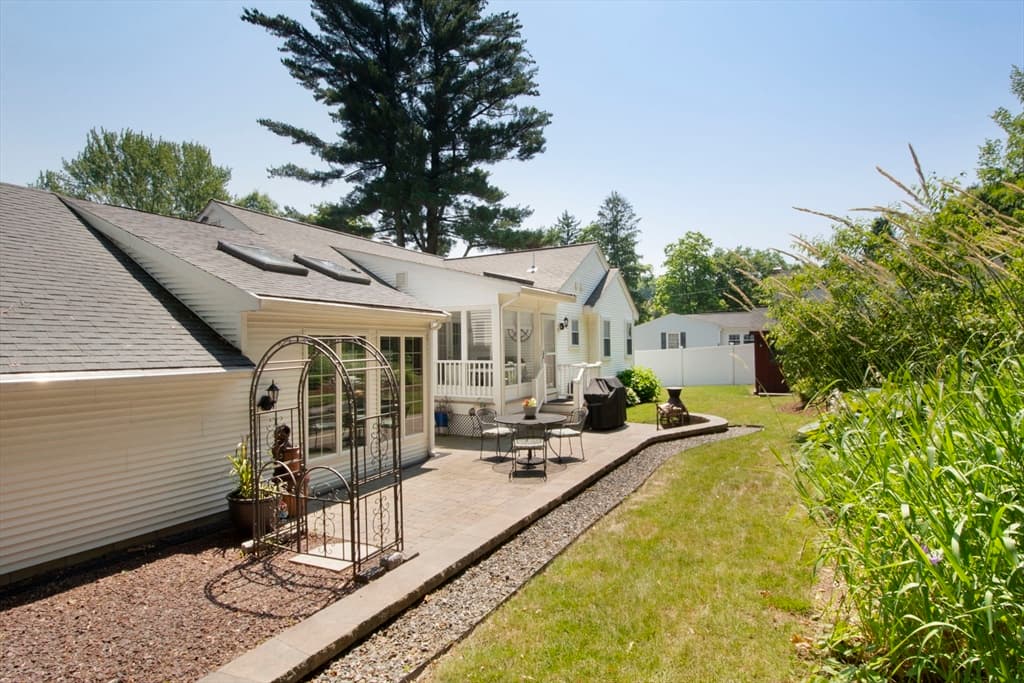 Casa em Westborough — foto 8
