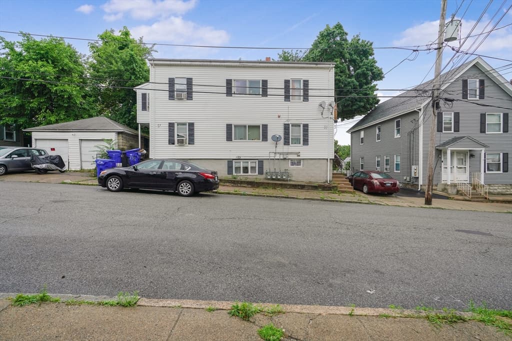 Multi-família em Pawtucket