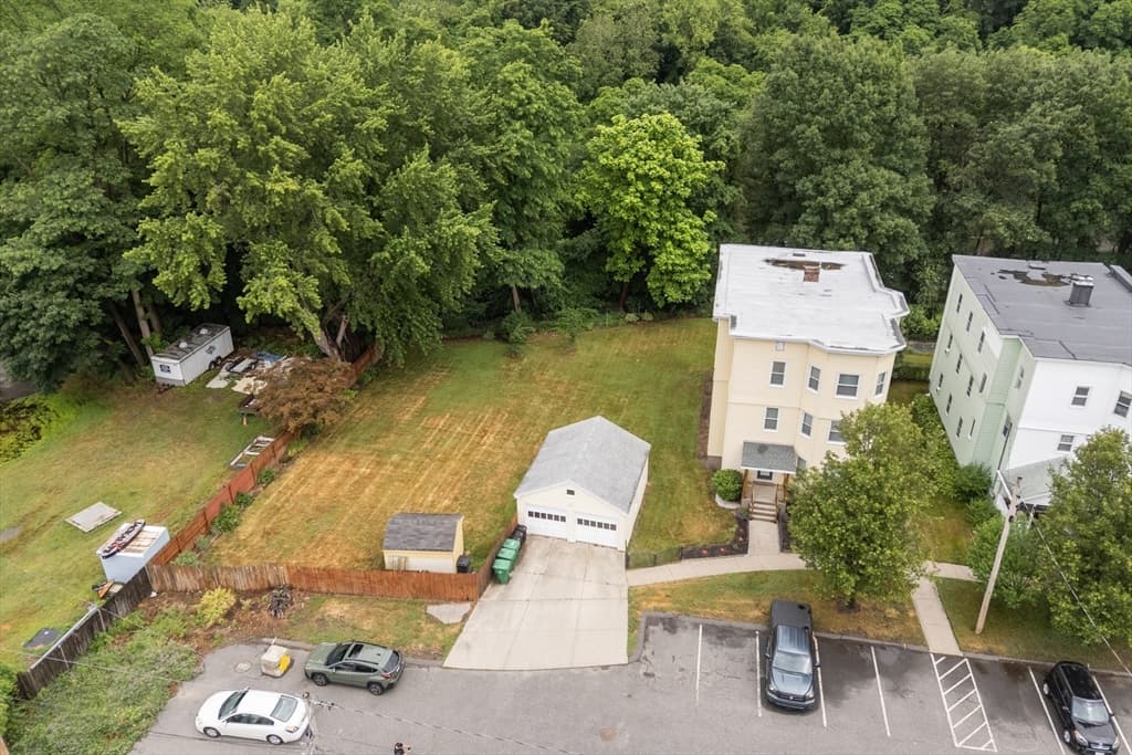 Multi-família em Chicopee — foto 3