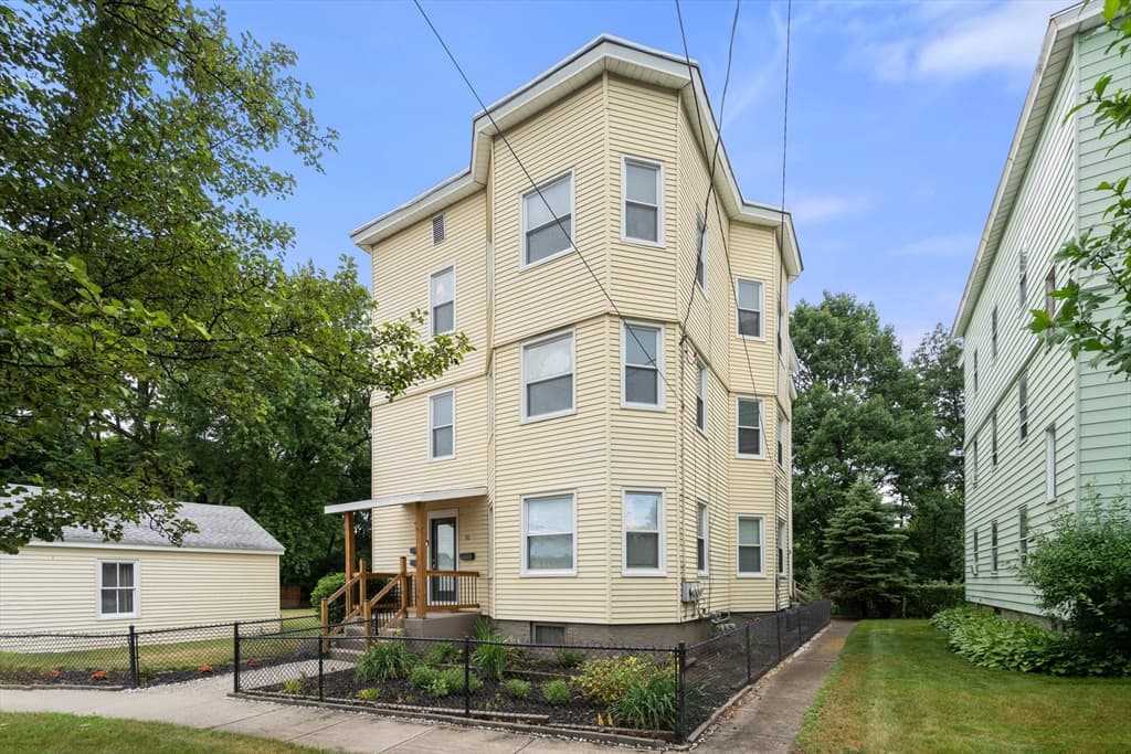 Multi-família em Chicopee