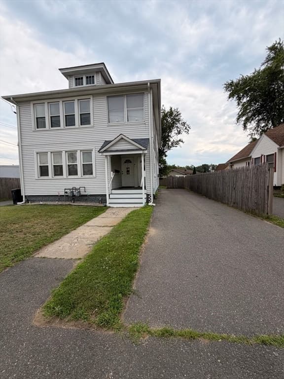 Multi-família em Chicopee — foto 3