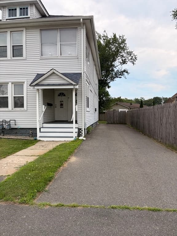 Multi-família em Chicopee — foto 5