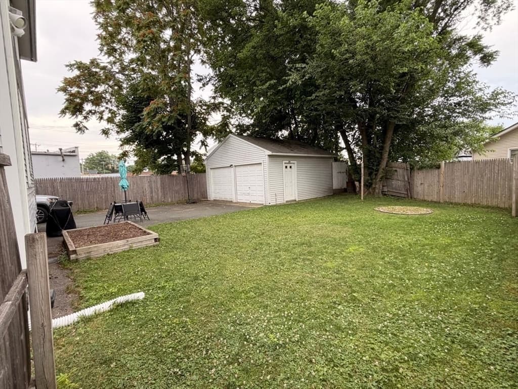 Multi-família em Chicopee — foto 9
