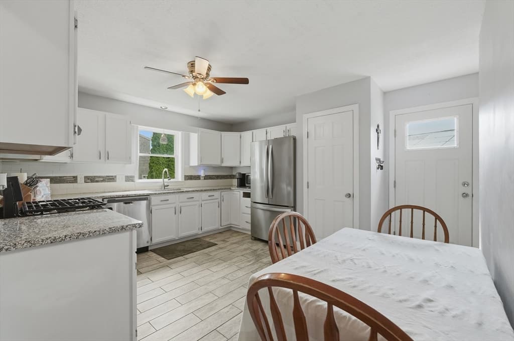 Casa em Fall River — foto 8