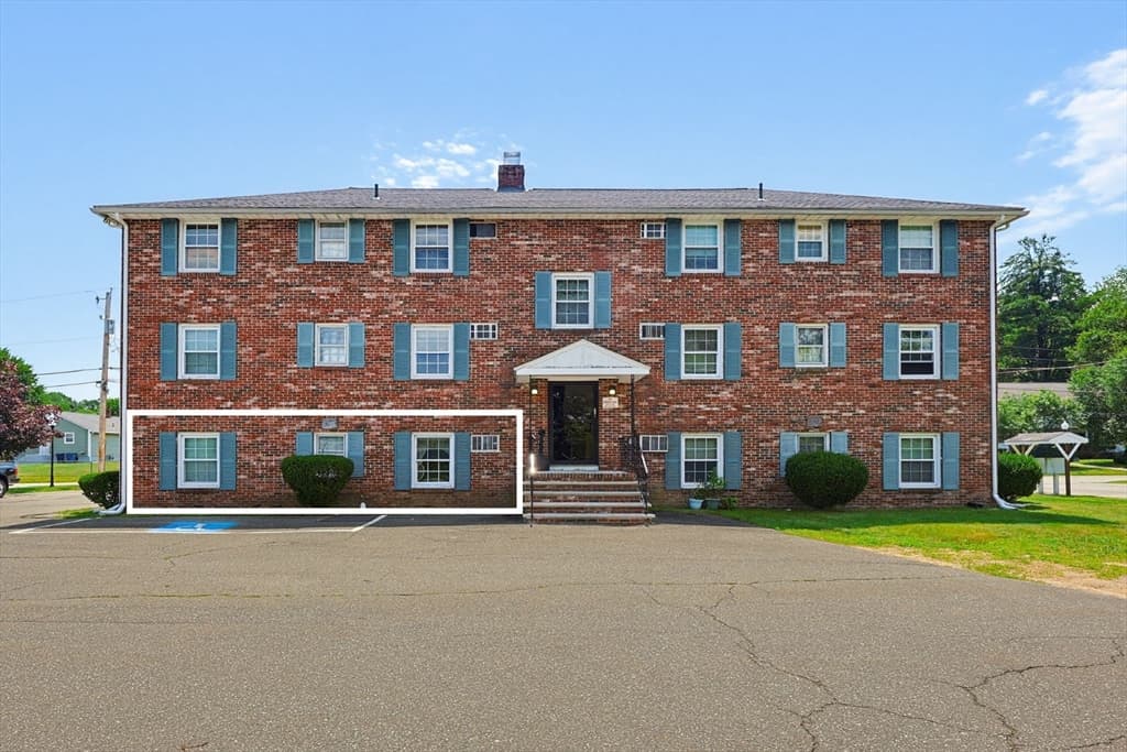 Condomínio em Dracut