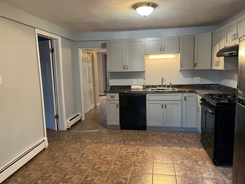 Multi-família em Revere — foto 6