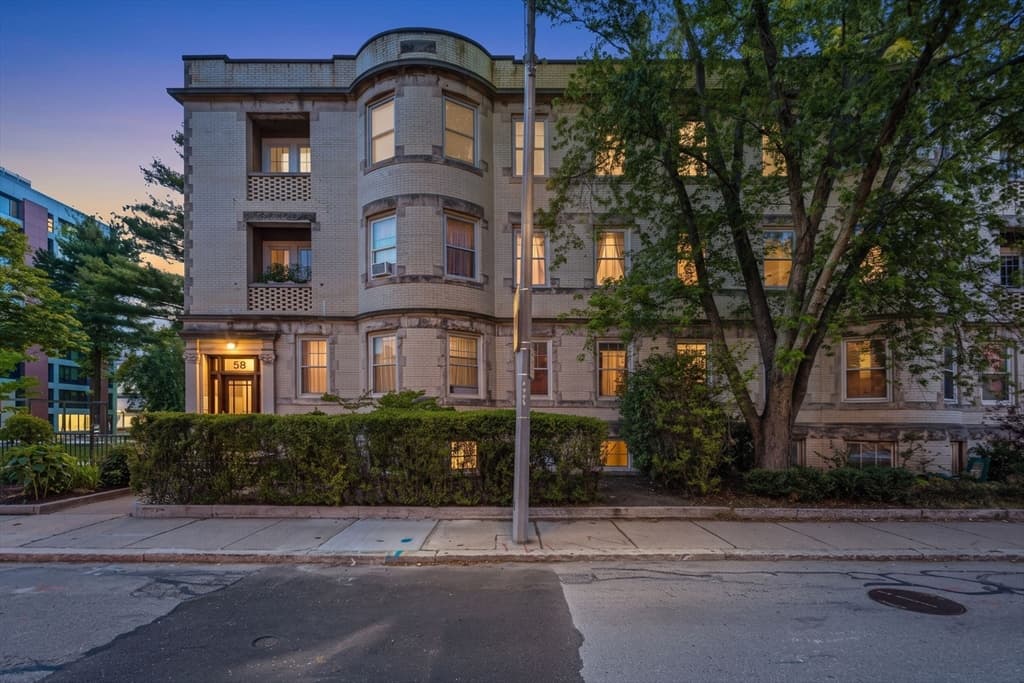 Condomínio em Brookline