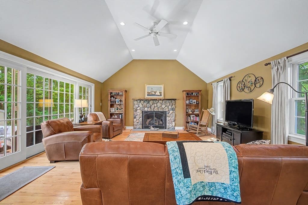 Casa em Hopkinton — foto 8