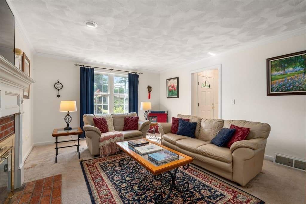 Casa em Attleboro — foto 4