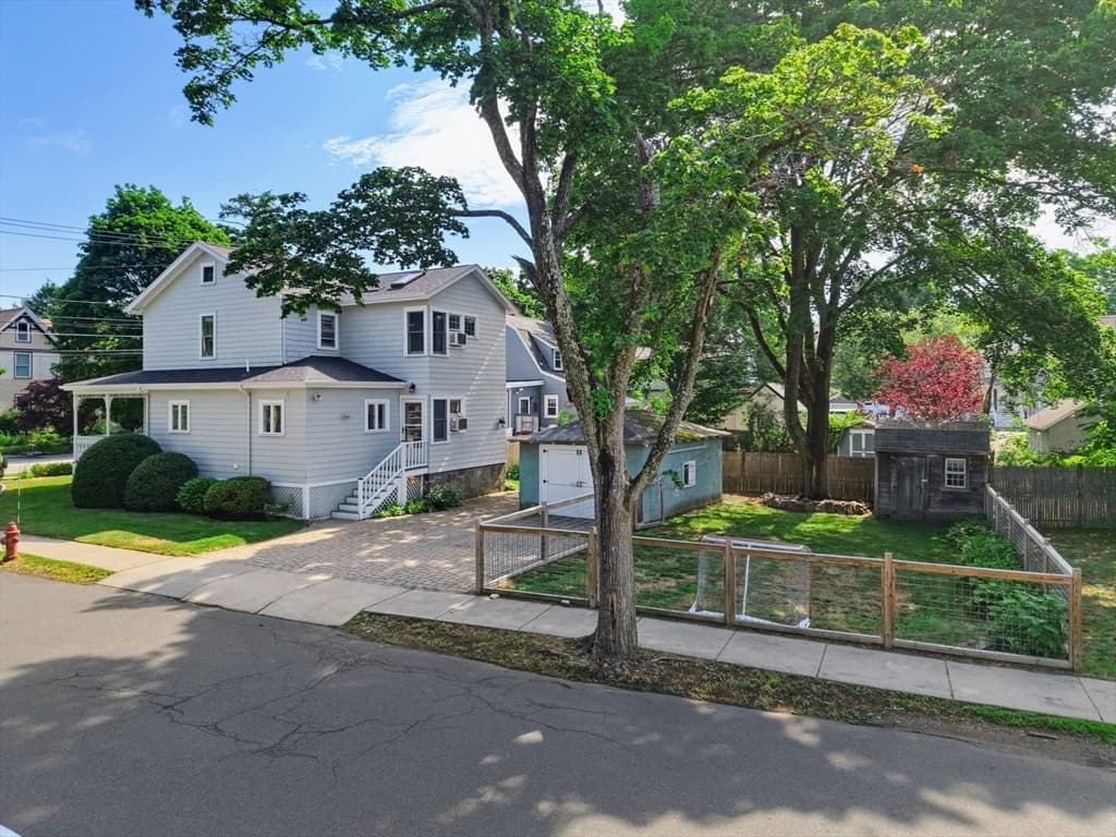 Casa em Stoneham — foto 3