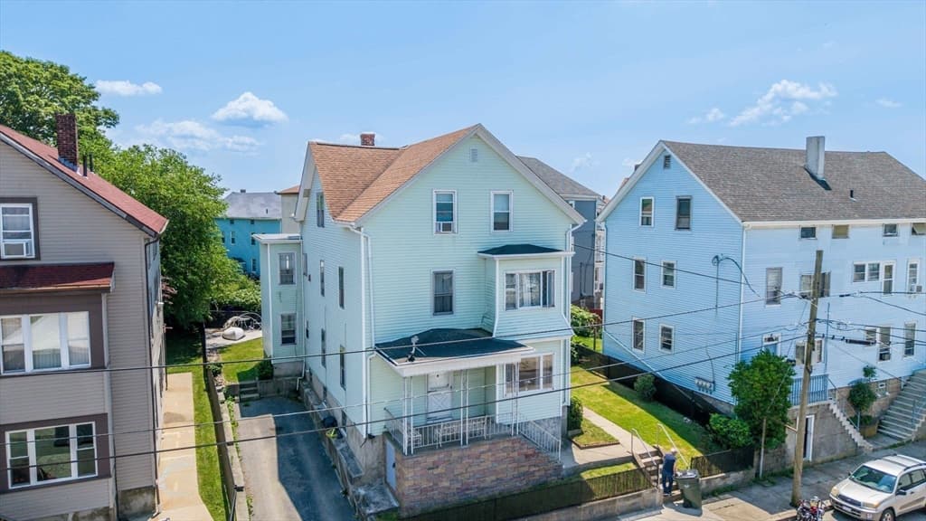 Multi-família em Fall River