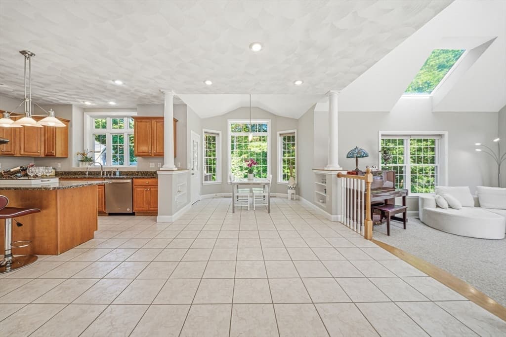 Casa em Westford — foto 7