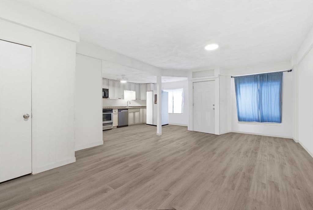 Multi-família em Malden — foto 5
