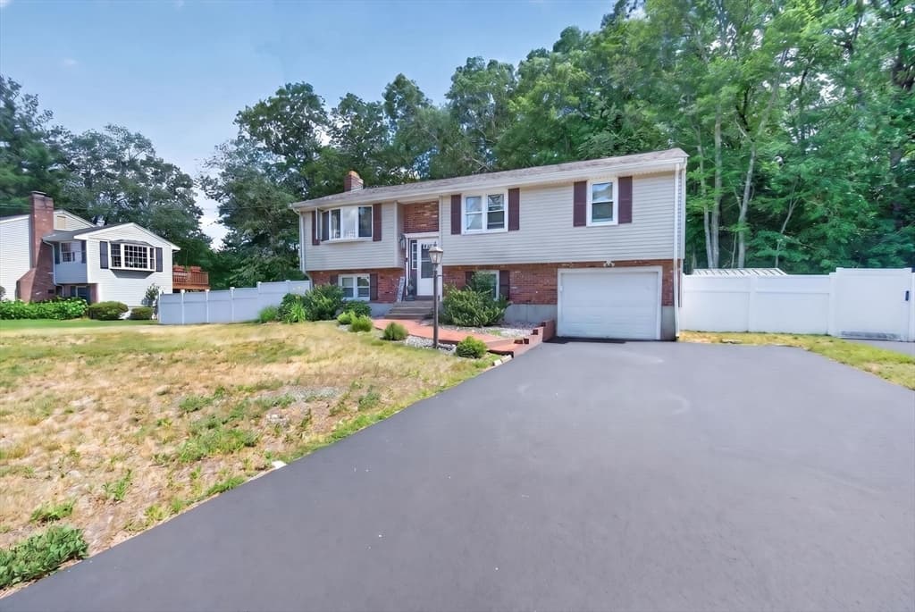 Casa em North Attleboro