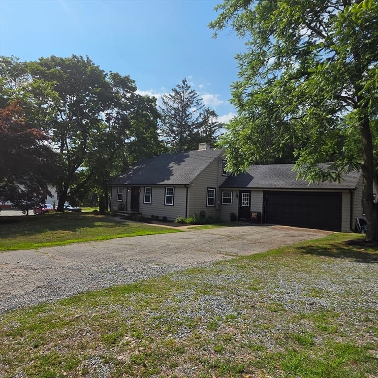 Casa em North Attleboro