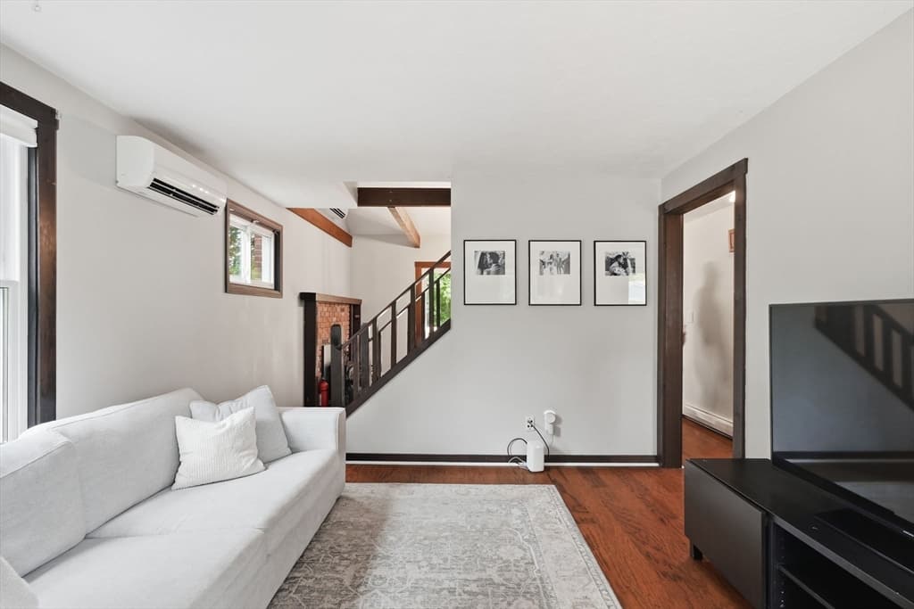 Casa em Framingham — foto 4