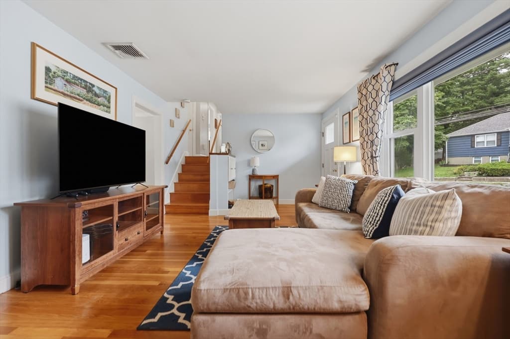 Casa em Woburn — foto 4