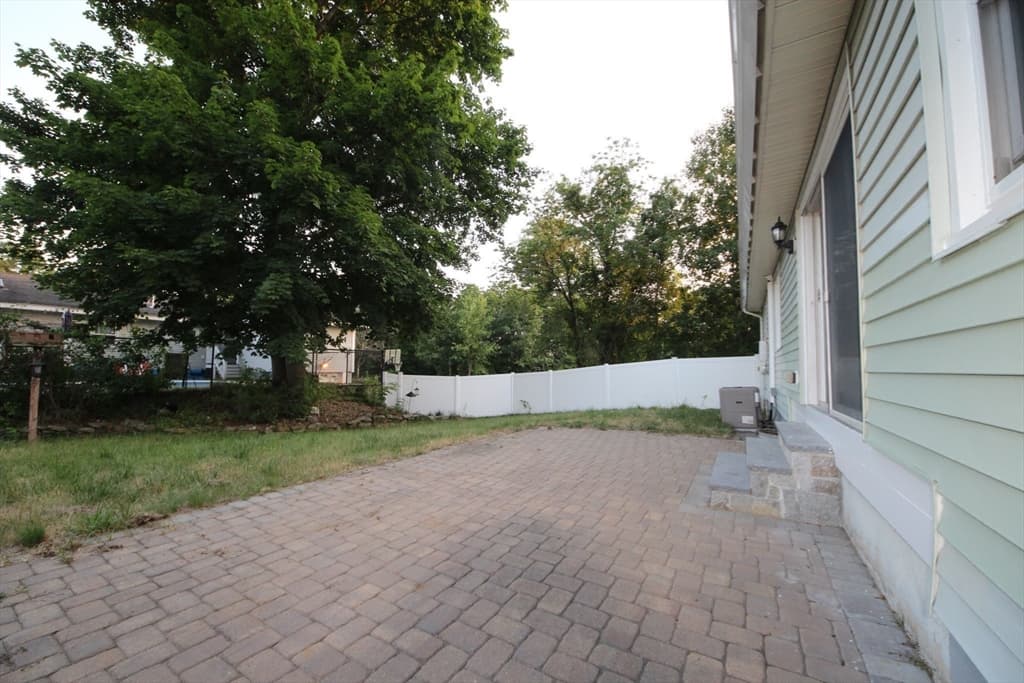 Casa em Dracut — foto 3