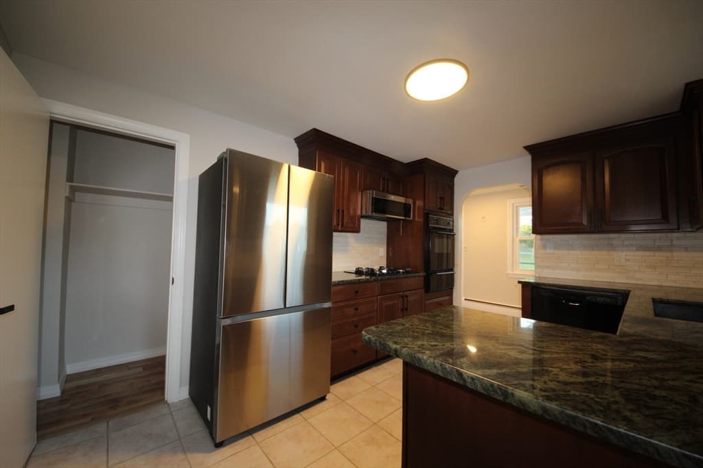 Casa em Dracut — foto 8