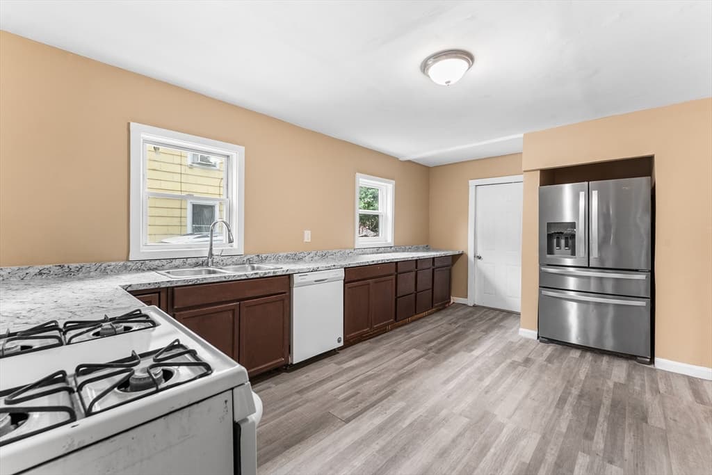 Multi-família em Worcester — foto 4