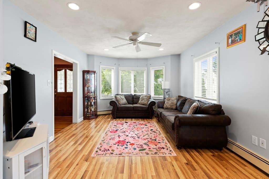 Casa em Saugus — foto 5
