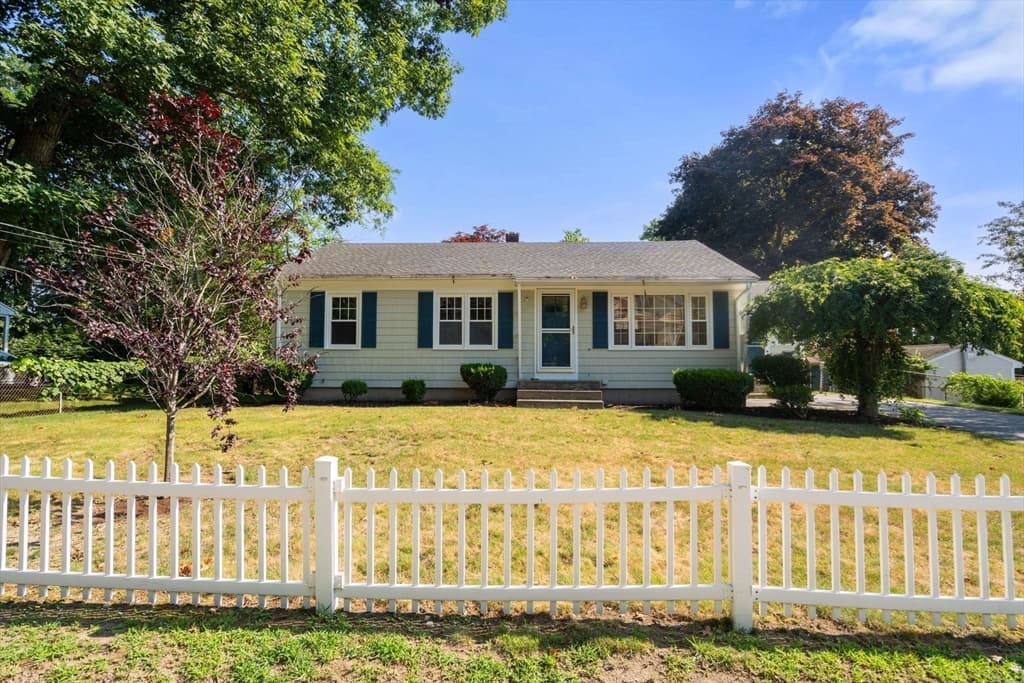 Casa em Attleboro — foto 2