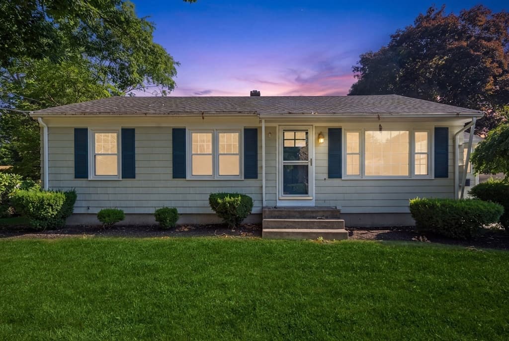 Casa em Attleboro