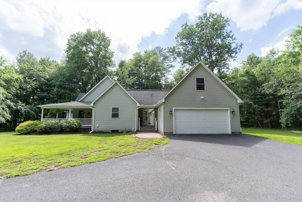 Casa em Belchertown — foto 2