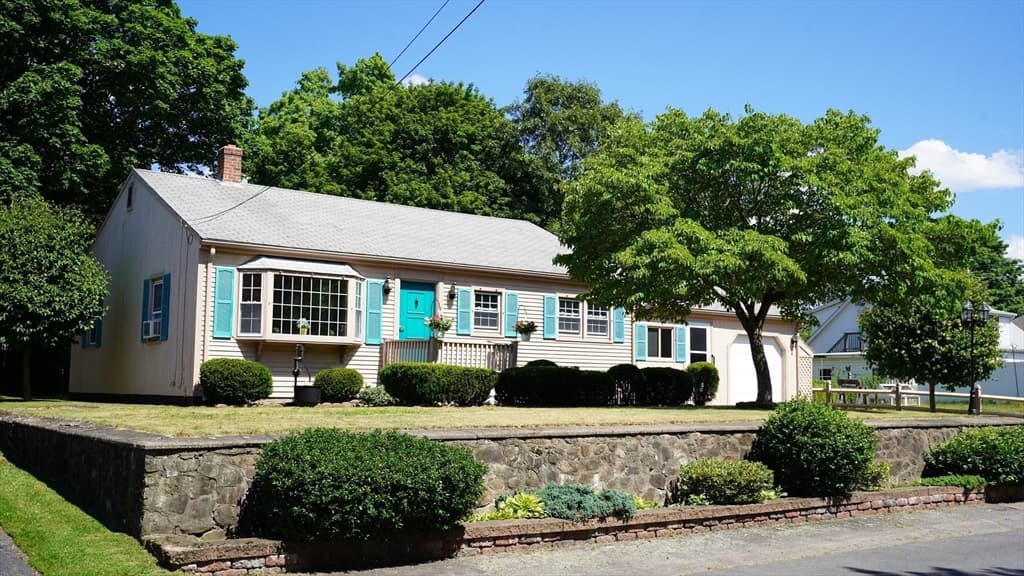 Casa em North Attleboro