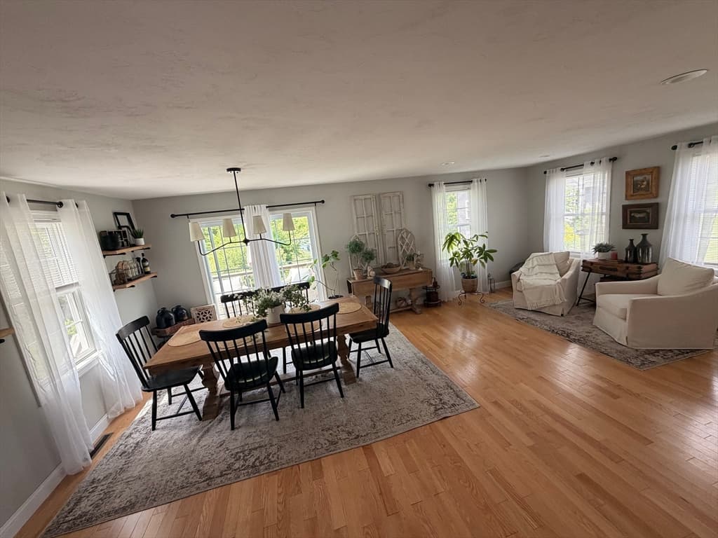 Casa em Attleboro — foto 8
