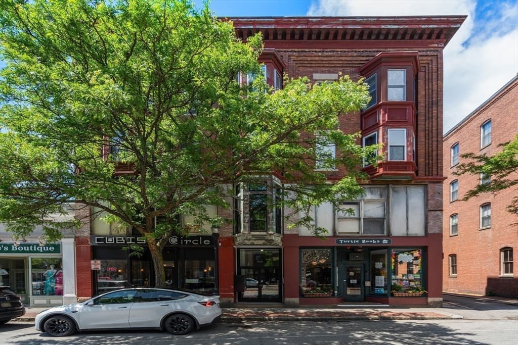 Condomínio em Brookline