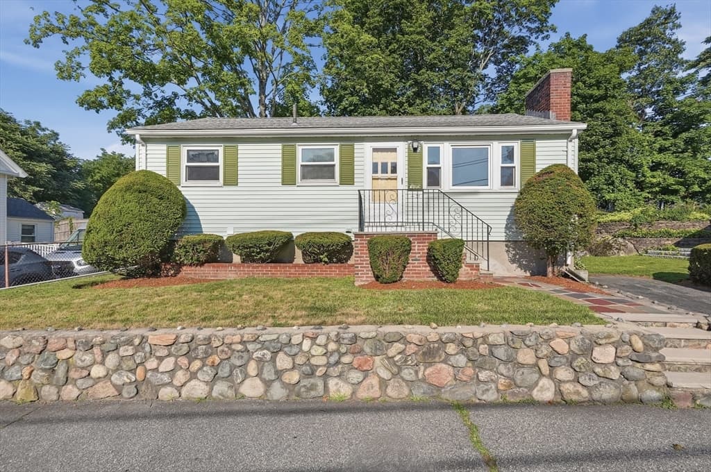 Casa em Woburn