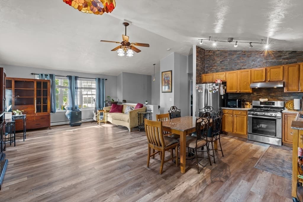 Casa em Fall River — foto 4