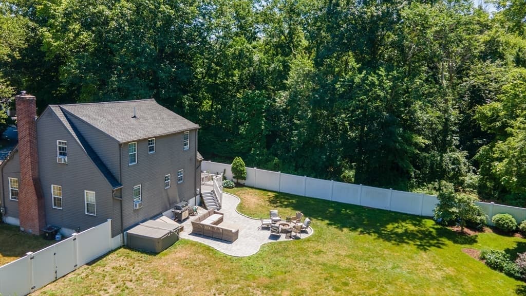 Casa em Hopedale — foto 6