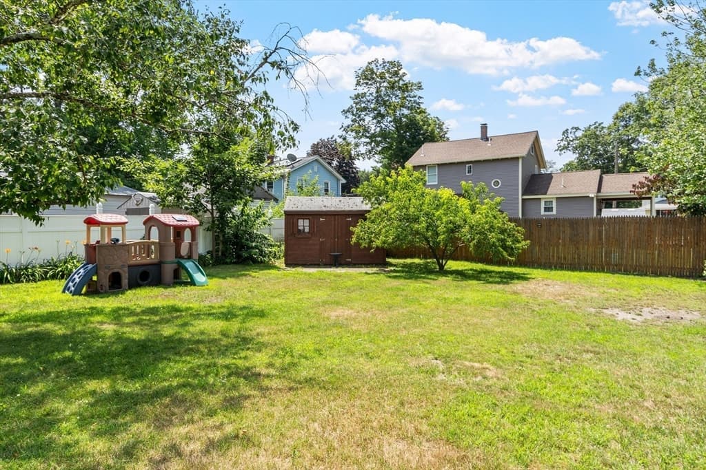 Casa em Lowell — foto 5