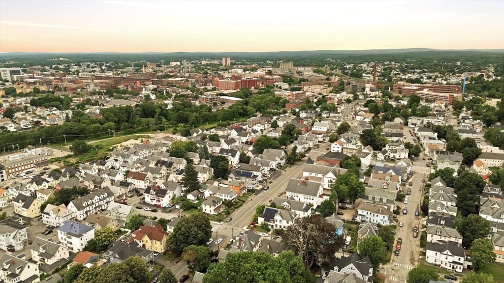 Multi-família em Lowell — foto 6