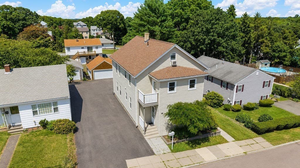 Multi-família em Fall River