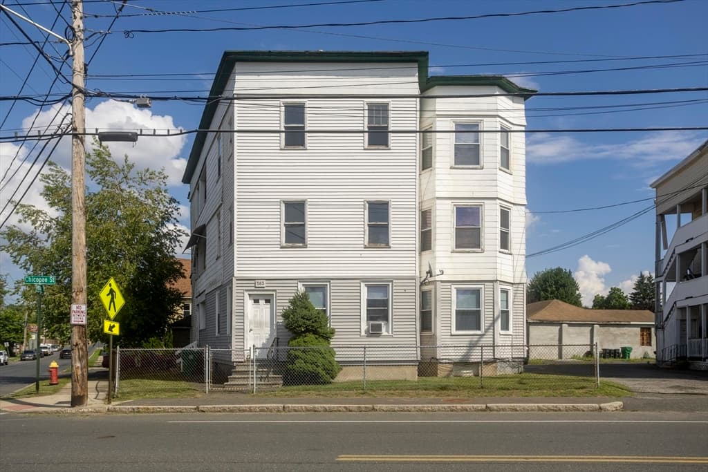 Multi-família em Chicopee