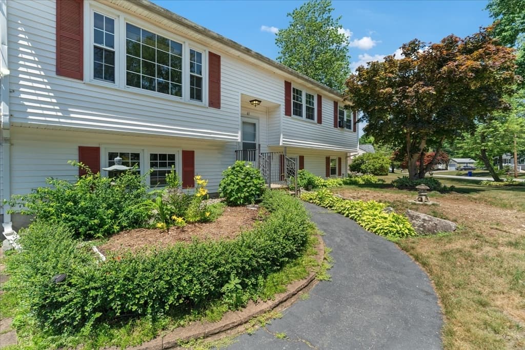 Casa em Attleboro — foto 2