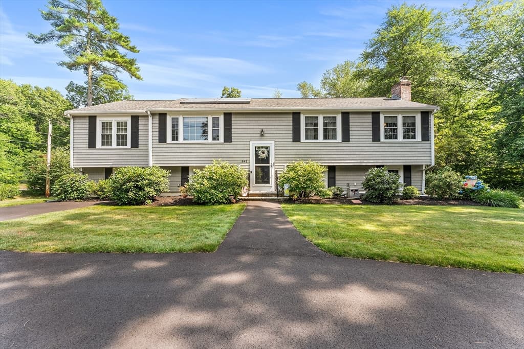 Casa em East Bridgewater