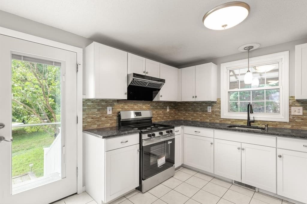 Casa em Westford — foto 4