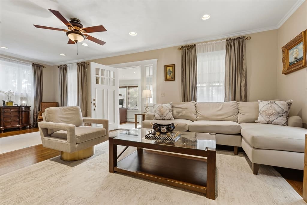 Casa em Woburn — foto 4