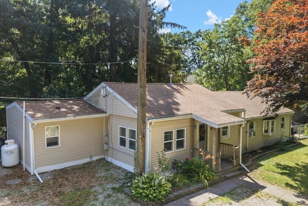 Casa em Acushnet — foto 3