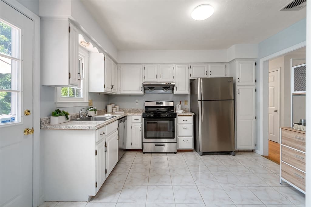 Casa em Northborough — foto 6