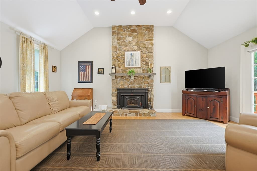 Casa em Uxbridge — foto 5